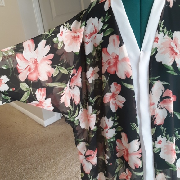 Black Floral Kimono/cardigan - Picture 2 of 4
